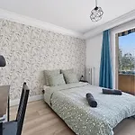 4 Chambres, Balcon Et Ascenseur Apartment *