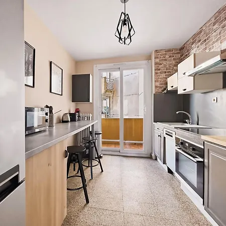 4 Chambres, Balcon Et Ascenseur Lejlighed *