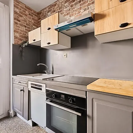 4 Chambres, Balcon Et Ascenseur *