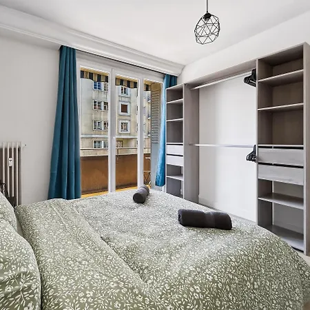 4 Chambres, Balcon Et Ascenseur Lejlighed