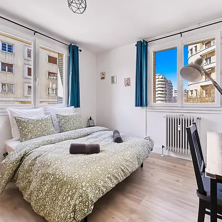 4 Chambres, Balcon Et Ascenseur Lejlighed
