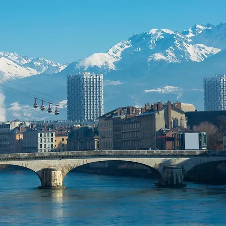4 Chambres, Balcon Et Ascenseur Grenoble