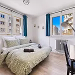 4 Chambres, Balcon Et Ascenseur Apartman