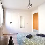 4 Chambres, Balcon Et Ascenseur Apartman *